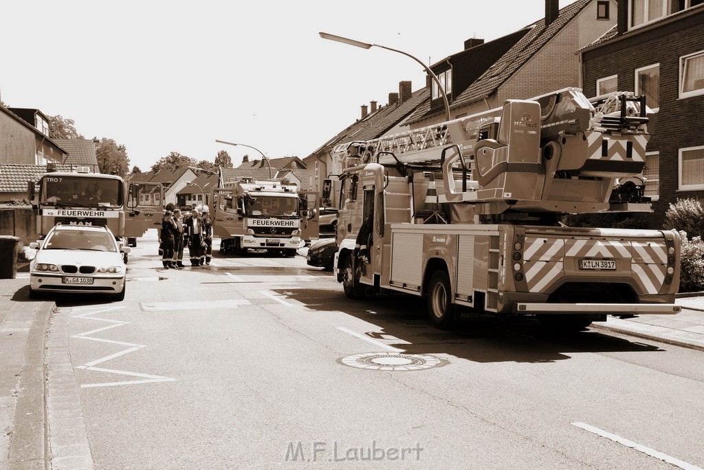 Feuer 1 Koeln Porz Grengel Waldstr P088.JPG - Miklos Laubert